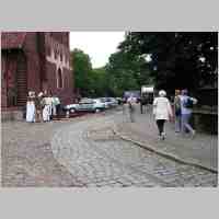 905-1405 Ostpreussenreise 2004. Rast an der Marienburg.jpg